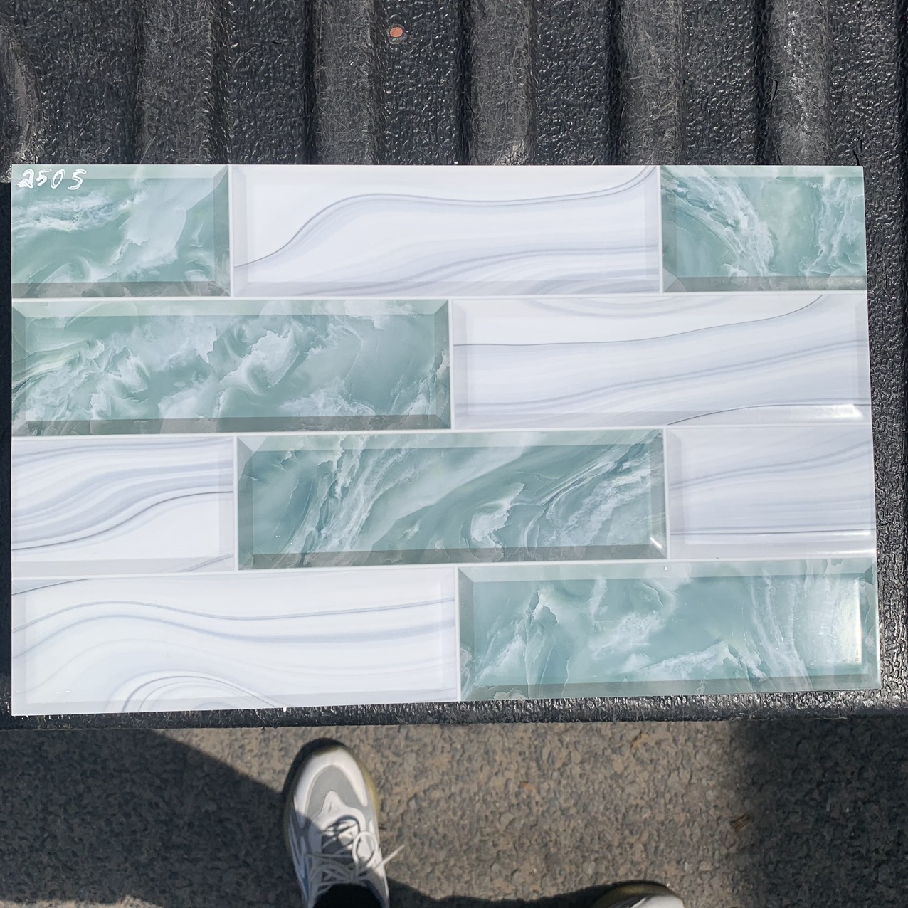 Gạch trang trí 25x50 -1350